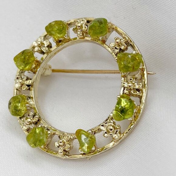 Vintage Gold Flower Green Crystal Circle Round Pin Brooch - Picture 1 of 4
